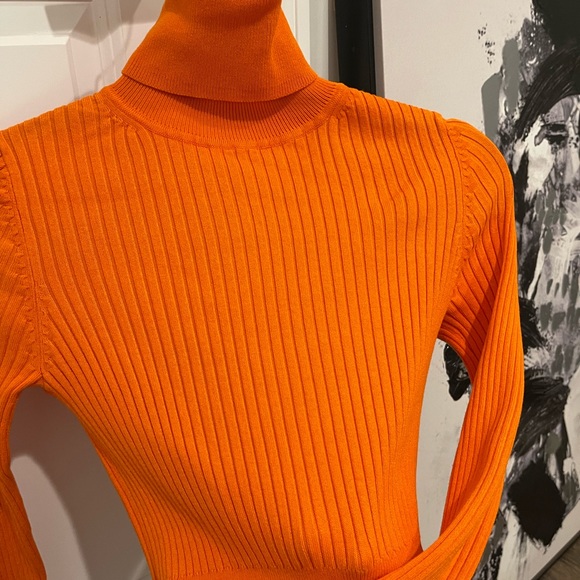 Zara Orange Crop Sweater 🔥 - Picture 3 of 4